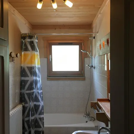 La Tovasse Apartment *